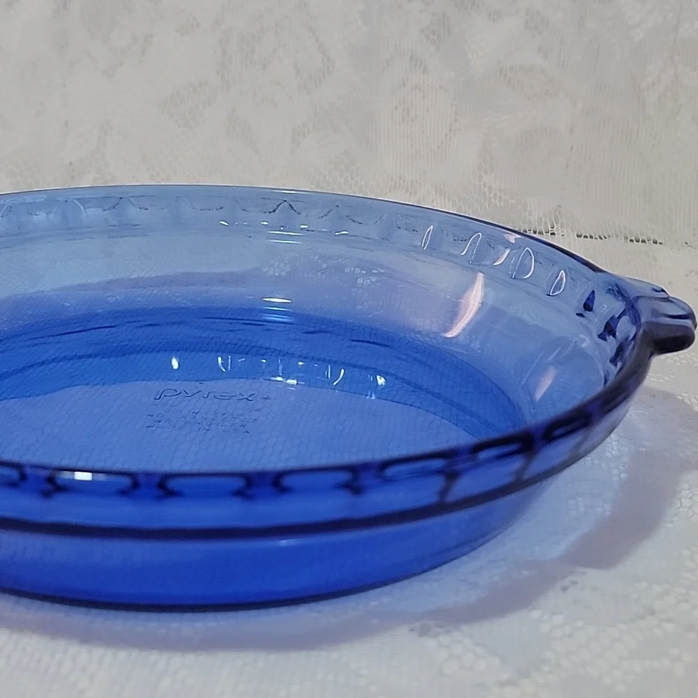 Vintage PYREX Cobalt Blue #229 9½